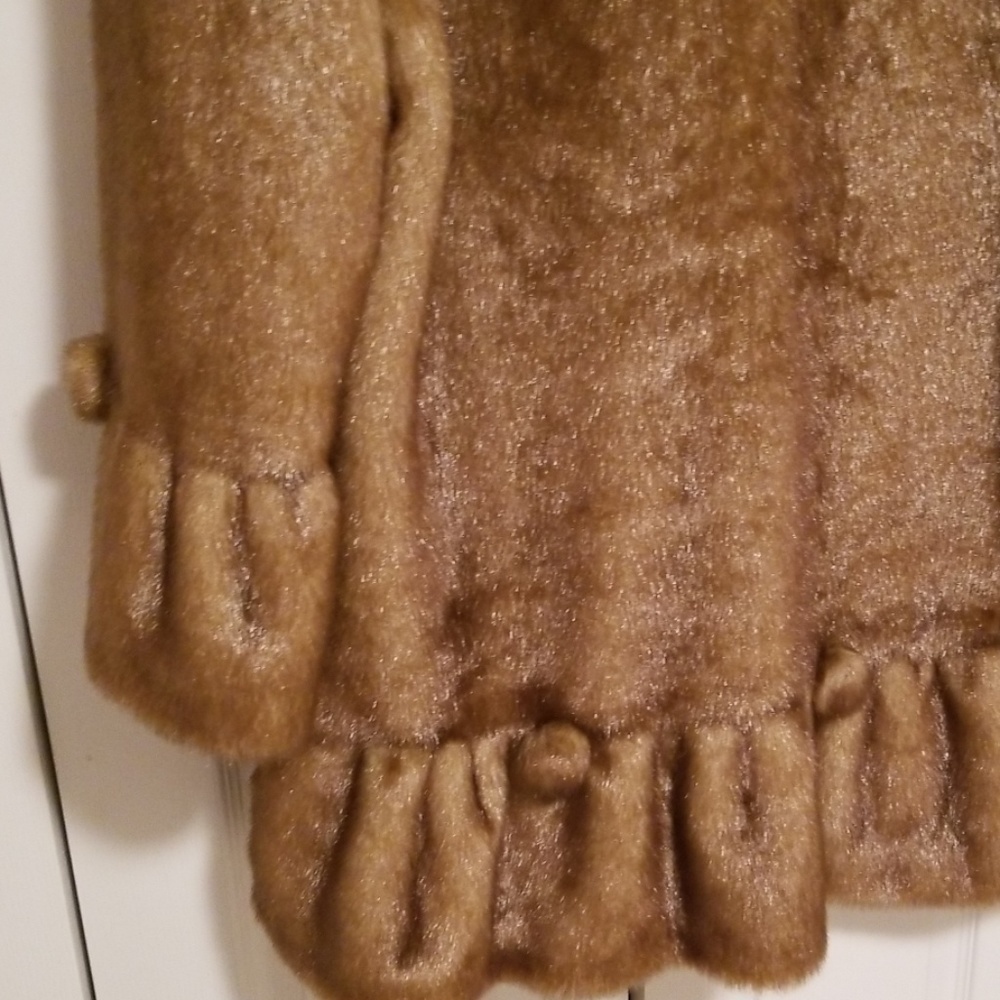 Ms. Divine Faux Fur - Picture 5 of 8